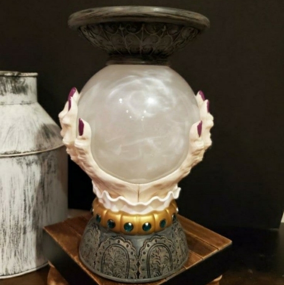 Bath & Bodyworks Fortune Teller Waterglobe Candle Holder - Picture 4 of 12